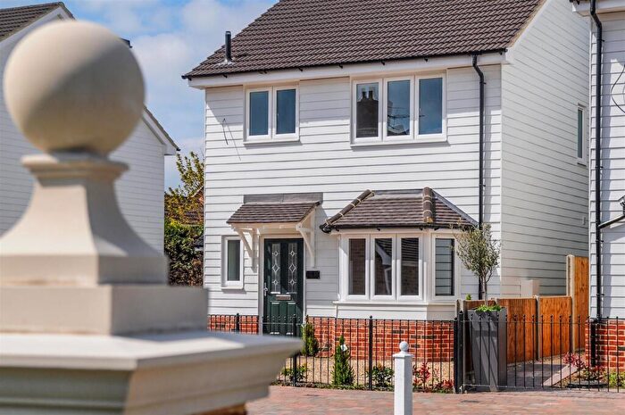4 Bedroom Detached House For Sale In Regency Close Southminster, CM0