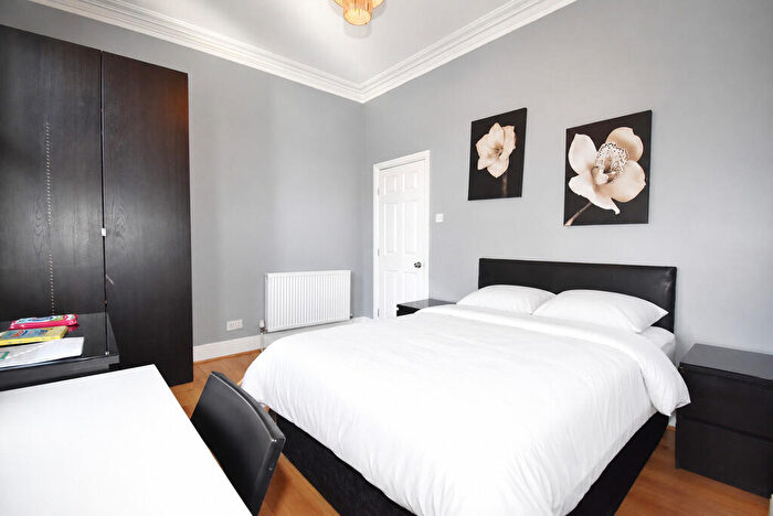10 Bedroom End Of Terrace House For Sale In King Richard Street, Coventry, CV2 - Photo 8