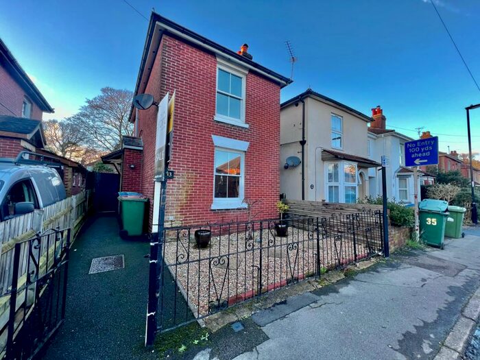 2 Bedroom House To Rent In Brook Road, Southampton, SO18