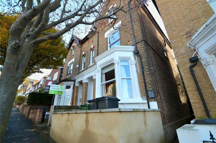 1 Bedroom Flat To Rent In Rockmount Road, London, SE19