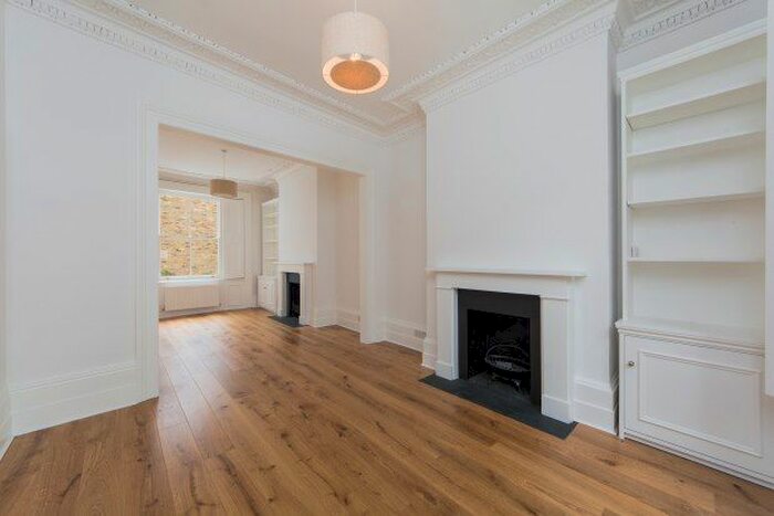 4 Bedroom Property To Rent In Westbourne Grove, London, W11