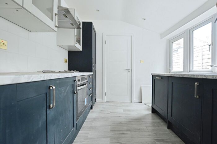 3 Bedroom House To Rent In Selby Road, Plaistow, E13