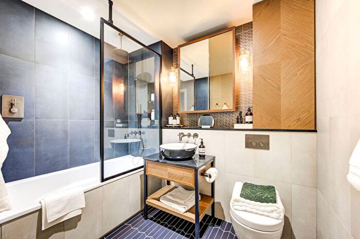 1 Bedroom Flat For Sale In London Dock, Wapping, E1W