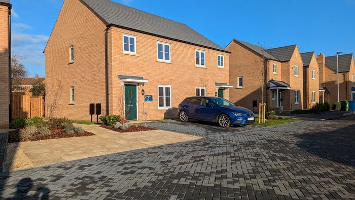 3 Bedroom End Of Terrace House For Sale In Wales Drive, Gamlingay, Sandy, SG19