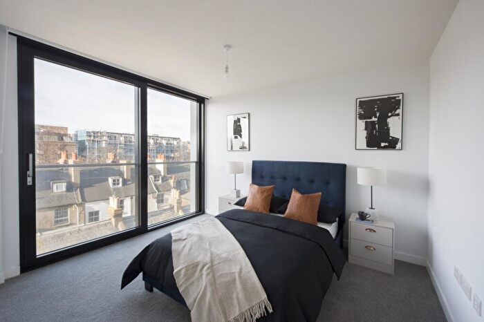 2 Bedroom Flat To Rent In The Courtyard Circus Street, BN2