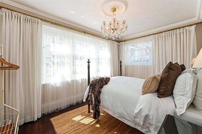 5 Bedroom Detached House For Sale In King Street, Arundel, West Sussex, BN18