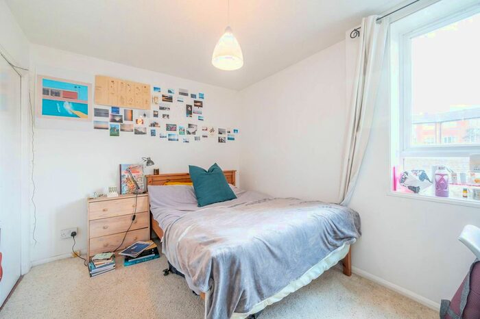 2 Bedroom Flat To Rent In Reachview Close, Camden, London, NW1