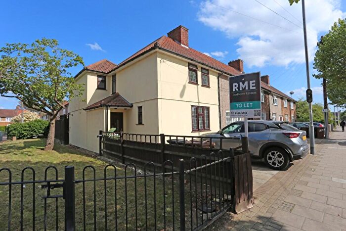 5 Bedroom End Of Terrace House To Rent In Heathway, Dagenham, London, RM10