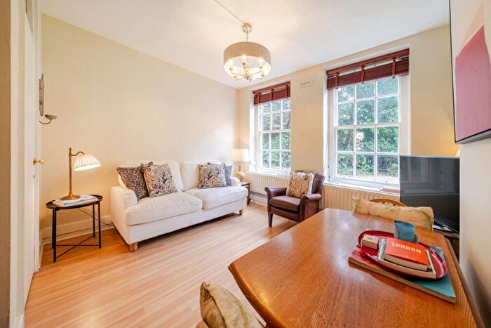 1 Bedroom Flat For Sale In Vicarage Crescent, London, SW11