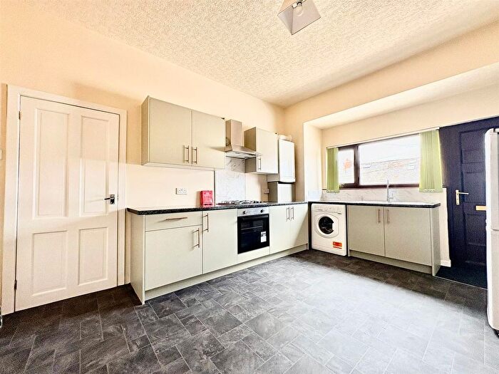 2 Bedroom Flat To Rent In Blackpool Road, Ashton-On-Ribble, Preston, PR2