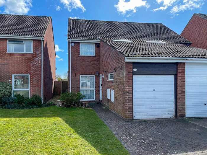 3 Bedroom House For Sale In Catalina Close, Christchurch, BH23
