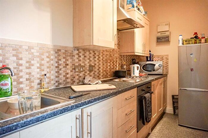 2 Bedroom Apartment To Rent In Otley Road, Leeds, LS6