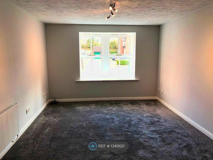 1 Bedroom Flat To Rent In Alnwick Court, Dartford, DA2