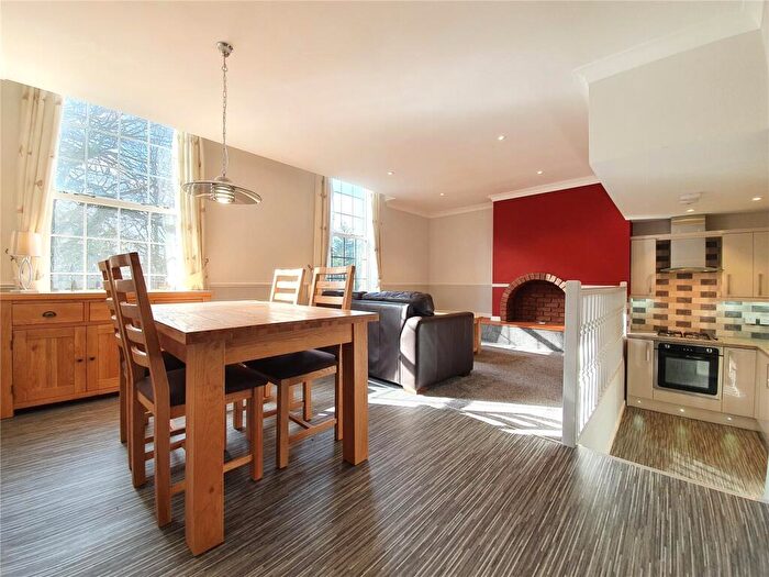 1 Bedroom Flat To Rent In Bury Old Road, Salford, Greater Manchester, M7