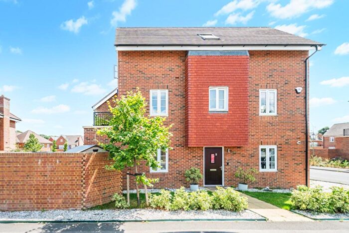 4 Bedroom Semi-Detached House For Sale In Chetwode Road, Tadworth, KT20