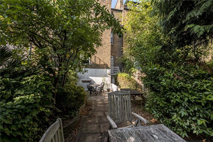 2 Bedroom Apartment To Rent In Dulwich Road, London, SE24