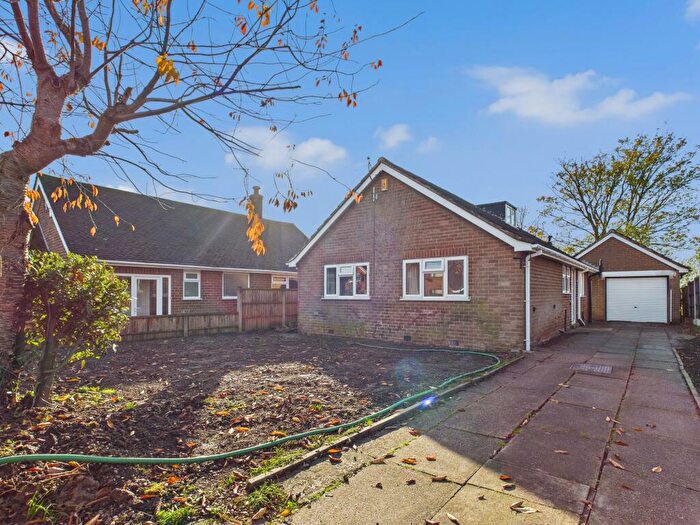 2 Bedroom Detached Bungalow To Rent In Rykneld Way, Littleover, Derby, Derbyshire, DE23