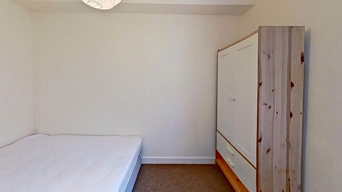 3 Bedroom Flat To Rent In Grindlay Street, Edinburgh, EH3