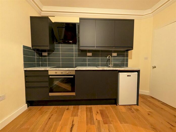 Studio To Rent In Riverview Gardens, Twickenham, TW1