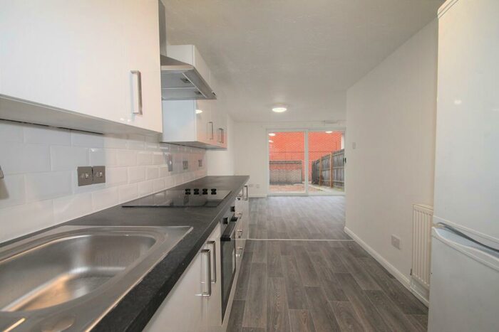 5 Bedroom Terraced House To Rent In High Street St Gregorys, Canterbury, CT1