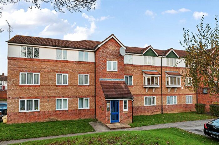 2 Bedroom Flat To Rent In Cherry Blossom Close, London, N13