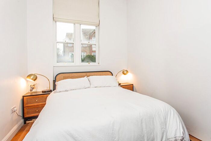 1 Bedroom Flat For Sale In Schoolbell Mews, London, E3