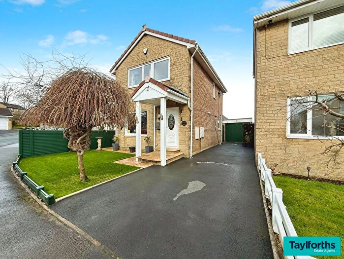 3 Bedroom Detached House For Sale In Pickard Close, Barnoldswick, BB18