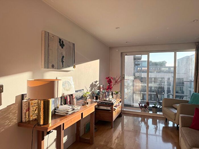 1 Bedroom Flat To Rent In Long Lane, London, SE1