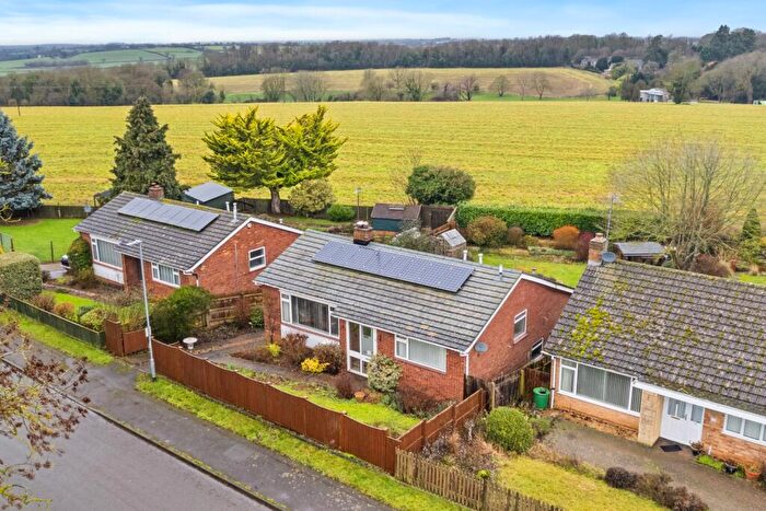 3 Bedroom Detached House For Sale In Harrowden Lane, Finedon, Northamptonshire, NN9