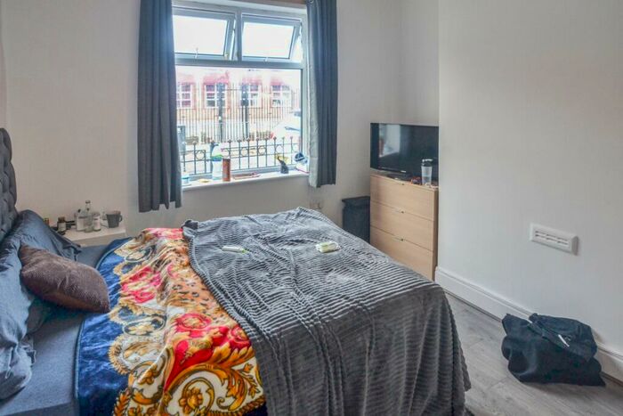 4 Bedroom Terraced House To Rent In Norfolk Street, Salford, M6