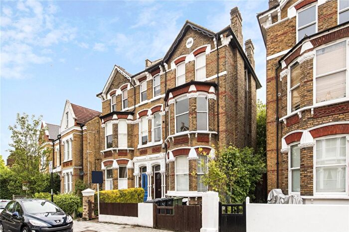 1 Bedroom Flat To Rent In Montrell Road, London, SW2