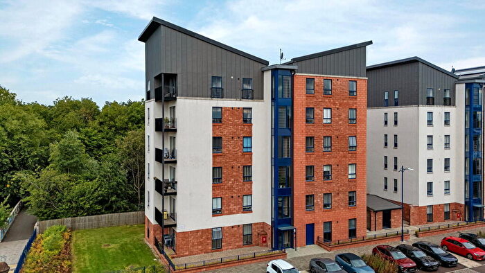 2 Bedroom Flat For Sale In Richmond Park Terrace, Oatlands, G5