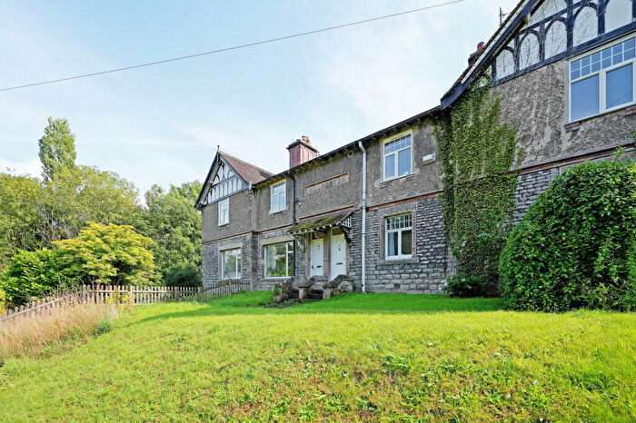 3 Bedroom Cottage For Sale In The Dukes Drive, Ashord-in-the-Water, DE45