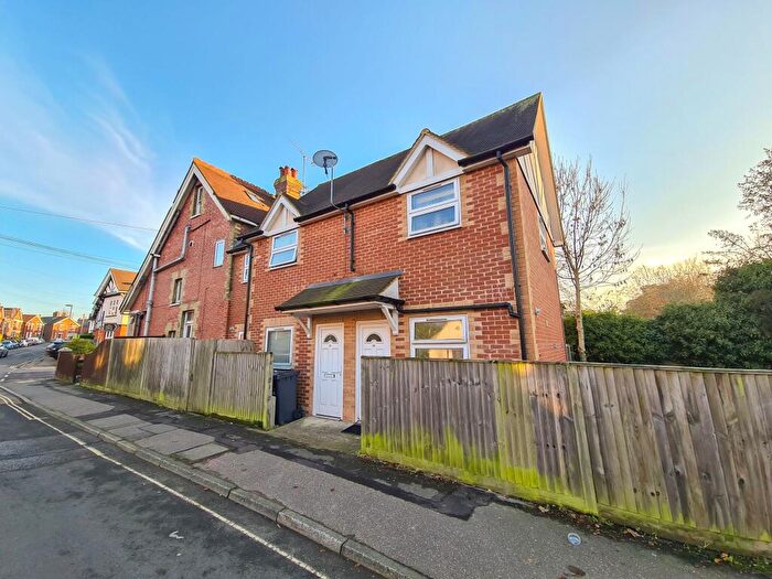 1 Bedroom Flat To Rent In Christopher Road, East Grinstead, RH19