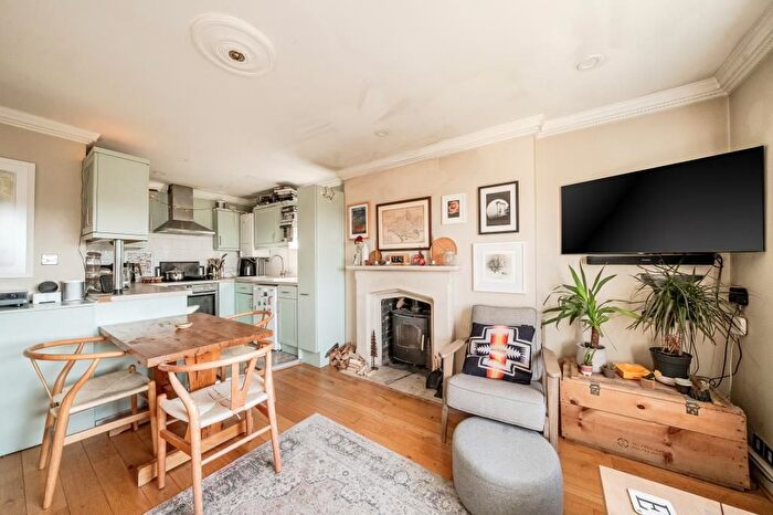 3 Bedroom Flat For Sale In Mount Ararat Road, Richmond, TW10