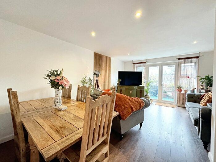 3 Bedroom Town House For Sale In Small Meadow Court, Caerphilly, CF83