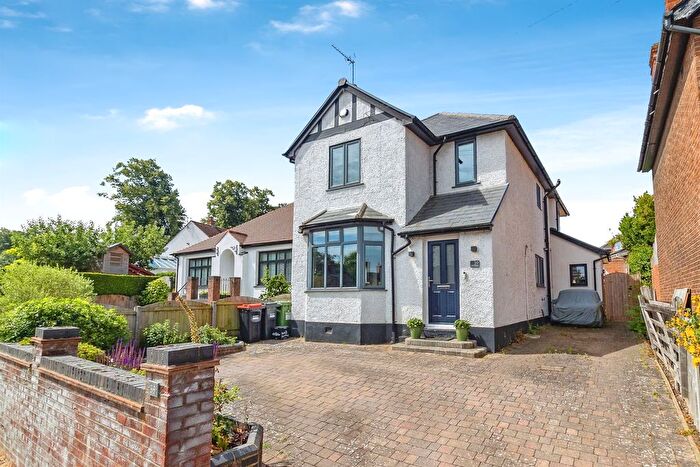 3 Bedroom Detached House For Sale In The Leys, Woburn Sands, Milton Keynes, MK17