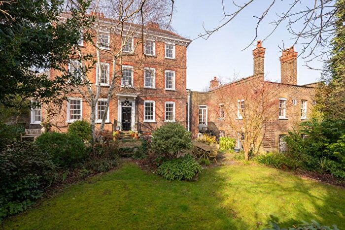 6 Bedroom Semi-Detached House For Sale In Rosslyn Hill, Hampstead Village, NW3