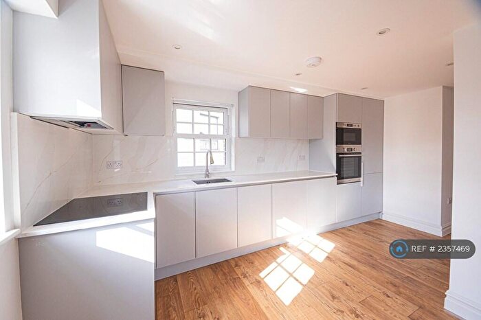 2 Bedroom Flat To Rent In Hollybush Street, London, E13