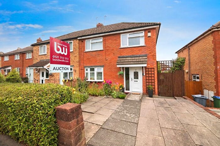 3 Bedroom Semi Detached House For Sale In Winchester Road, West Bromwich, B71
