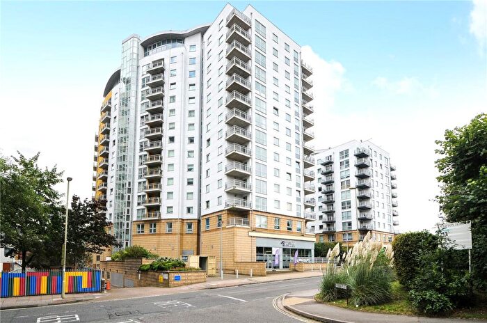 2 Bedroom Apartment To Rent In Crown Heights, Alencon Link, Basingstoke, Hampshire, RG21