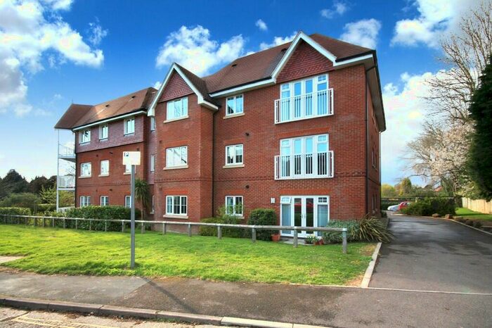 2 Bedroom Apartment To Rent In Hurst Court, Horsham, RH12