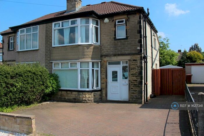 3 Bedroom Semi-Detached House To Rent In Ederoyd Avenue, Leeds, LS28