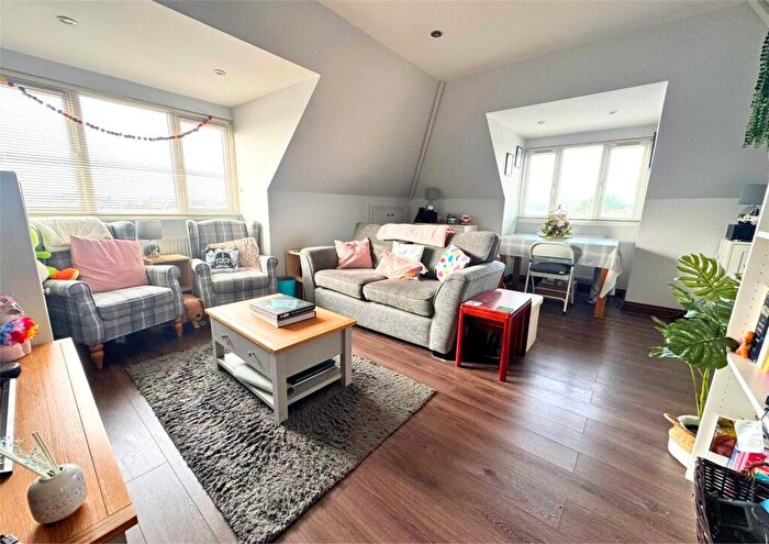 2 Bedroom Apartment For Sale In Wimborne Road, Bournemouth, Dorset, BH9