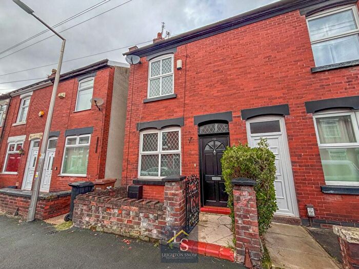 3 Bedroom Semi Detached House For Sale In Winifred Road, Stockport, SK2