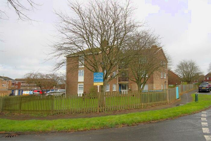 2 Bedroom Apartment For Sale In Manor Road, Upper Beeding, Steyning, BN44