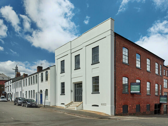 3 Bedroom Apartment To Rent In Bath Street, Birmingham City Centre, B4