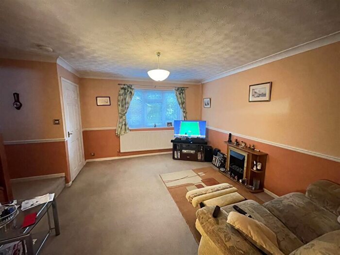 3 Bedroom Semi-Detached House For Sale In Woodbury Gardens, Harnham, SP2