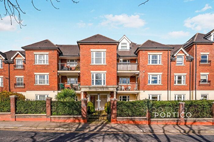 2 Bedroom Flat To Rent In Manor Road, Chigwell, IG7