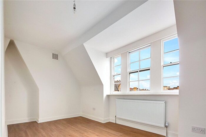1 Bedroom Flat To Rent In Mare Street, Hackney, London, E8